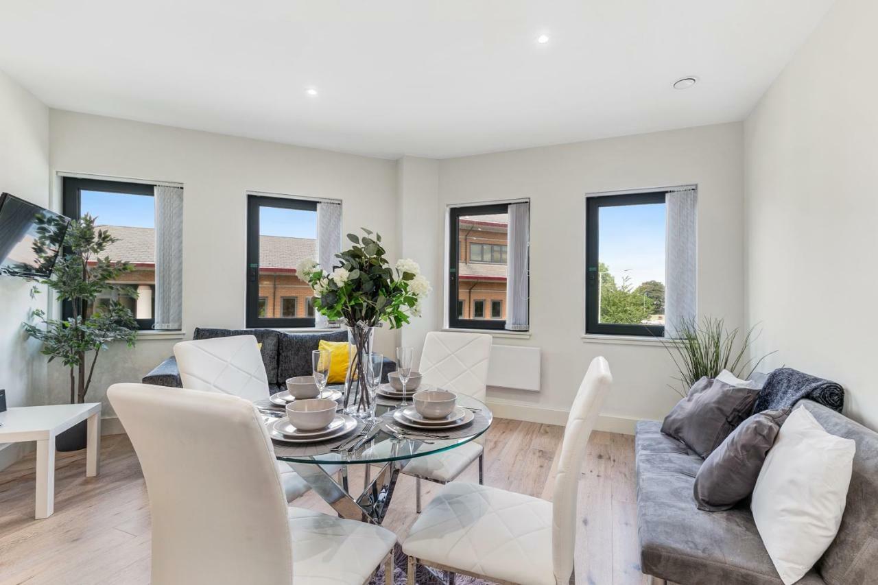 Mondial Apartments At Heathrow Harmondsworth Buitenkant foto