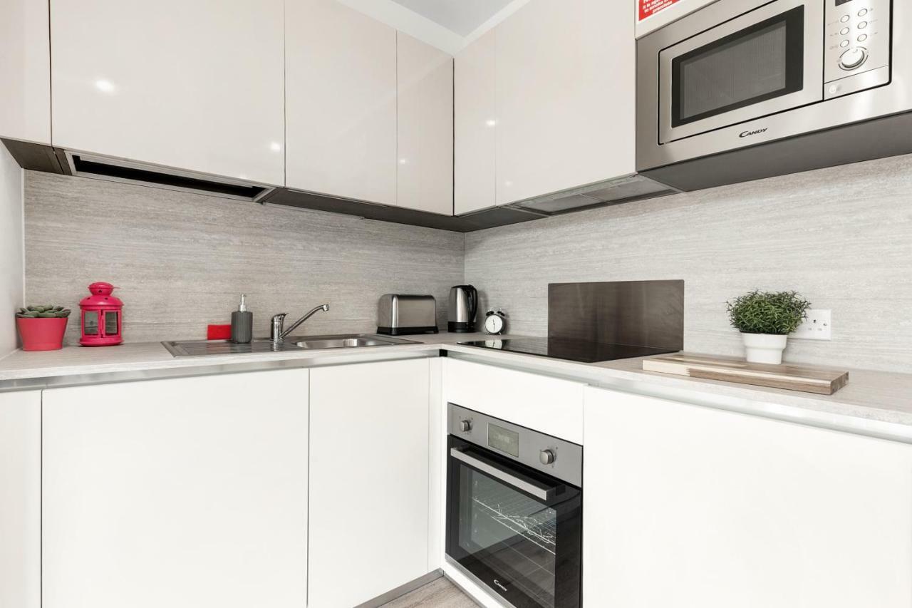 Mondial Apartments At Heathrow Harmondsworth Buitenkant foto