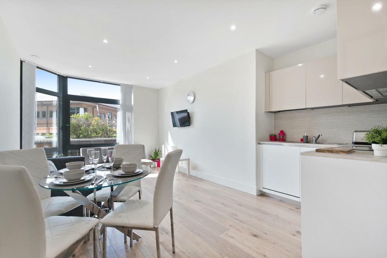 Mondial Apartments At Heathrow Harmondsworth Buitenkant foto