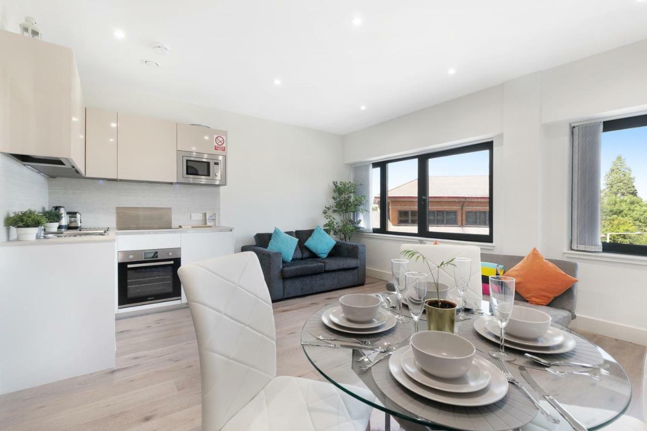 Mondial Apartments At Heathrow Harmondsworth Buitenkant foto