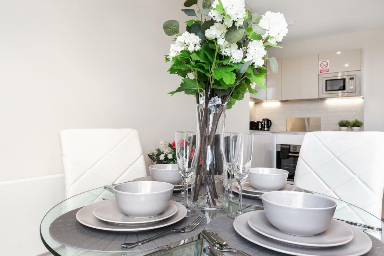 Mondial Apartments At Heathrow Harmondsworth Buitenkant foto
