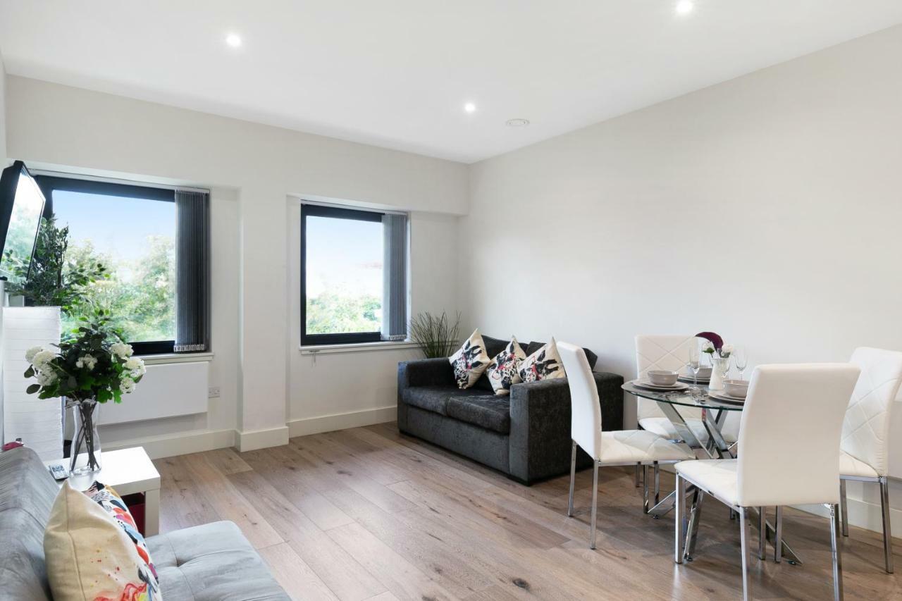 Mondial Apartments At Heathrow Harmondsworth Buitenkant foto