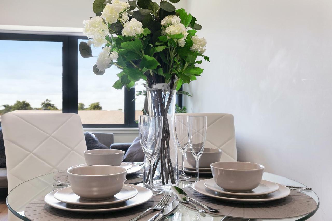 Mondial Apartments At Heathrow Harmondsworth Buitenkant foto
