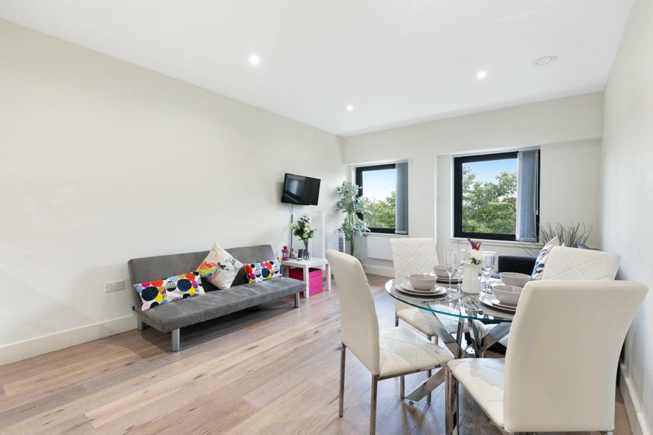 Mondial Apartments At Heathrow Harmondsworth Buitenkant foto