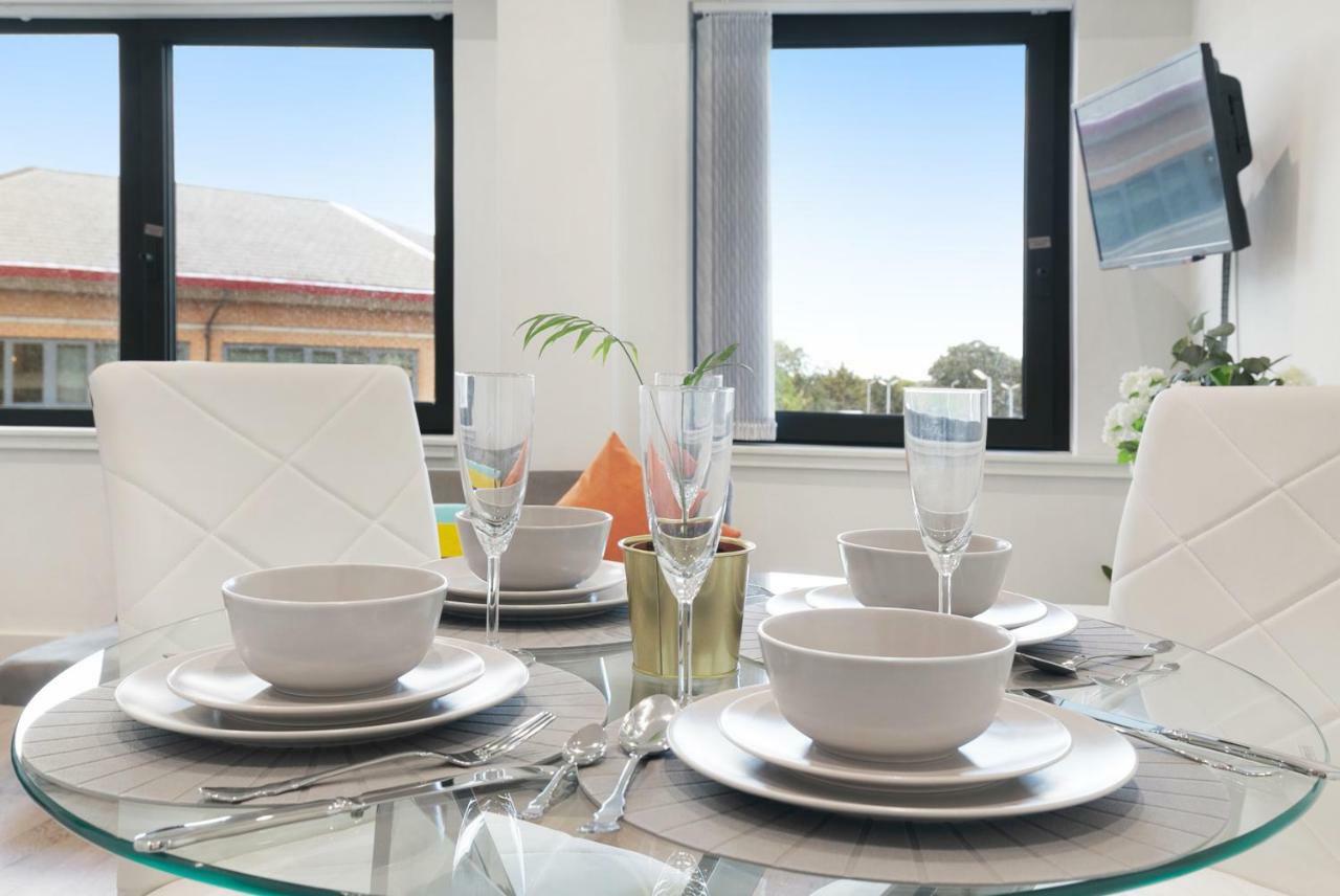 Mondial Apartments At Heathrow Harmondsworth Buitenkant foto
